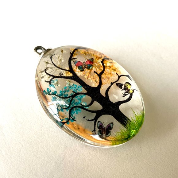 Large Transparent Floral Oval Pendant with Tree, Butterfly, Pressed Flowers - Picture 3 of 7